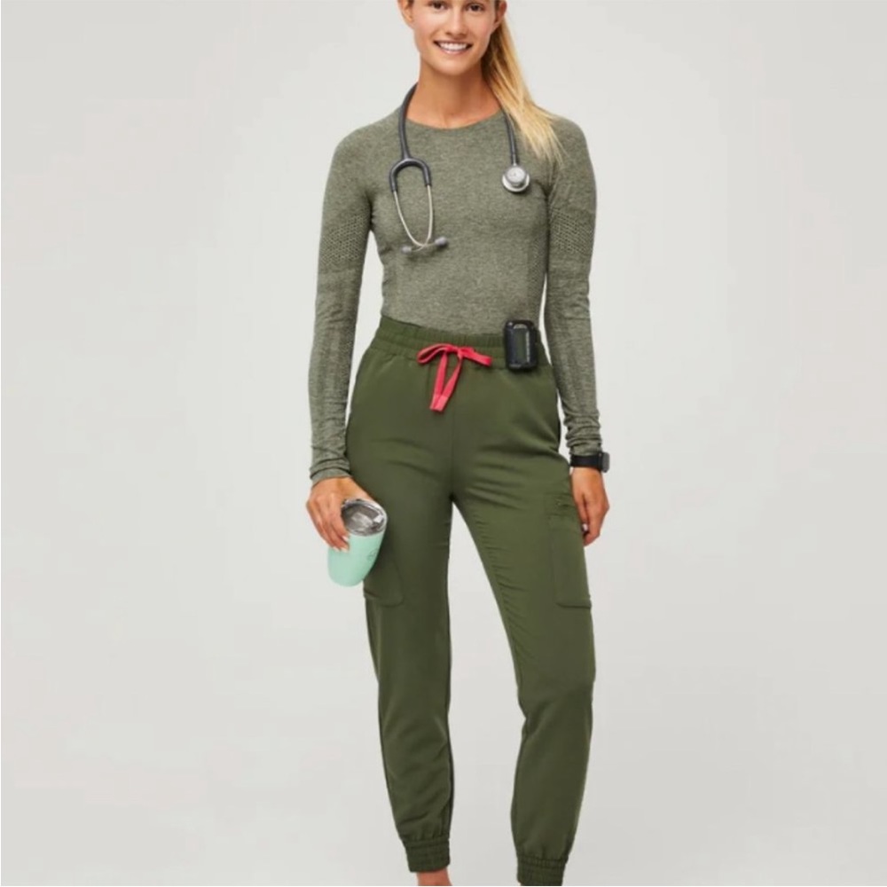 Figs XS Petite High Waisted Zamora Joggers dark olive